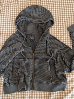 American Eagle Outfitters Gray crop Waffle-Knit Hoodie
